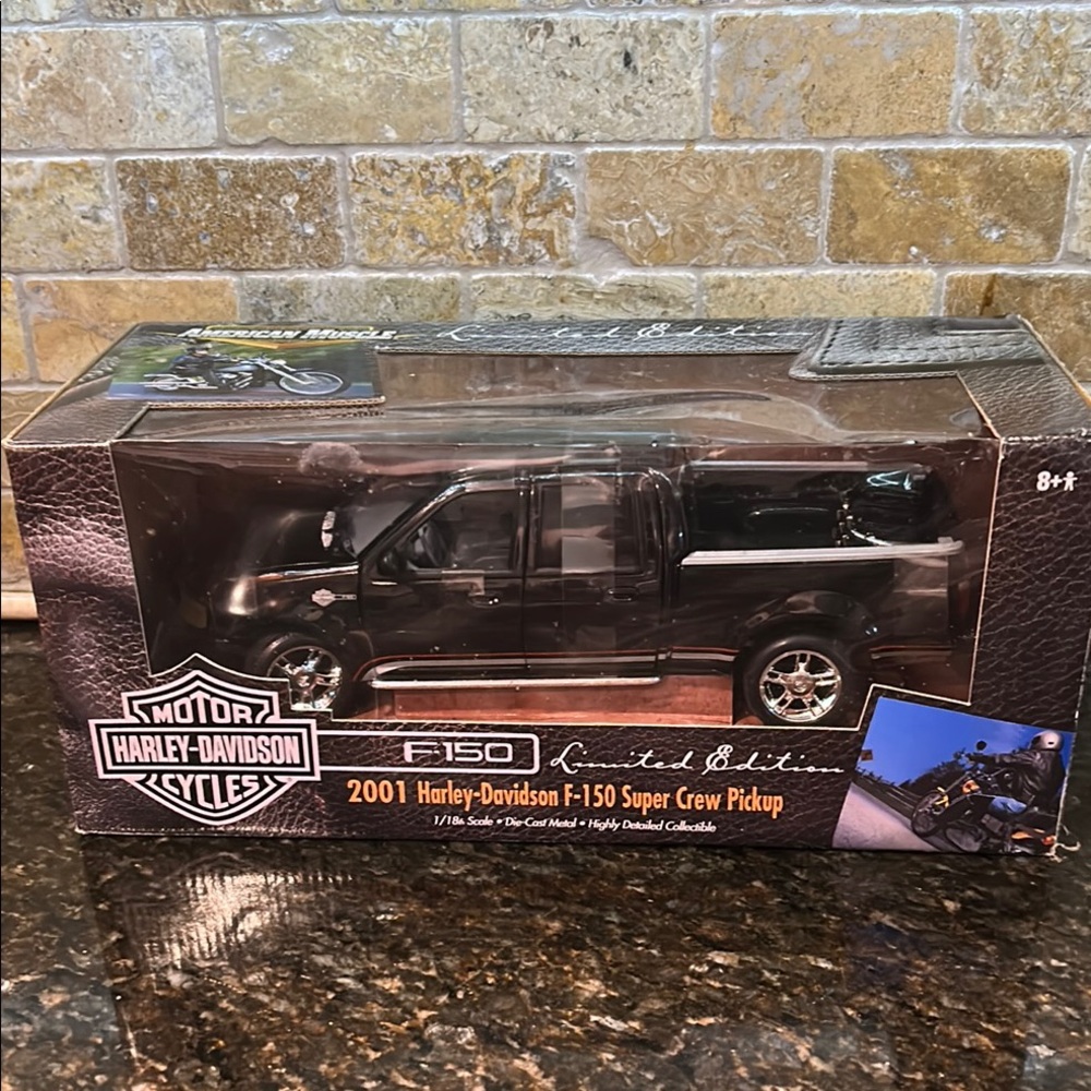 Harley-Davidson Black Collectible Model Vehicle